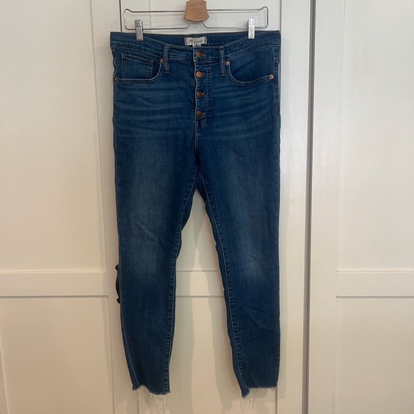 COPY - Madewell 9" Mid-Rise Skinny Jeans Button-Front Edition - Picture 3 of 9